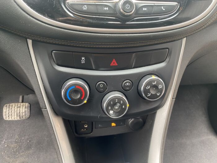 Chevrolet Trax LT – Image 11