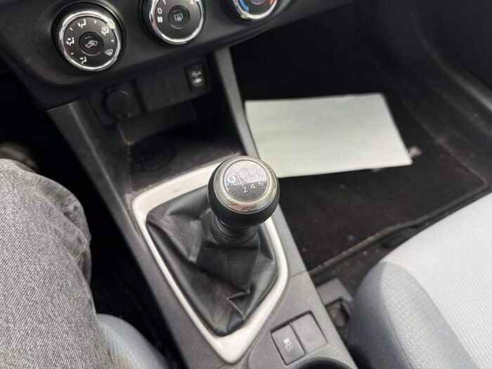 Toyota Corolla Berline 4 portes, boîte manuelle, CE – Image 14