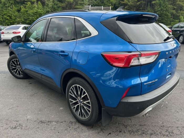 Ford Escape Plug-in Titanium hybride rechargeable – Image 3