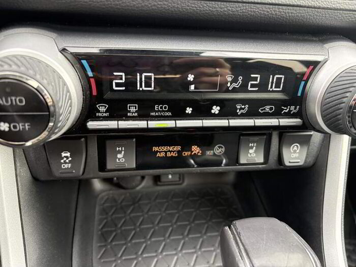 Toyota RAV4 XLE AWD – Image 17
