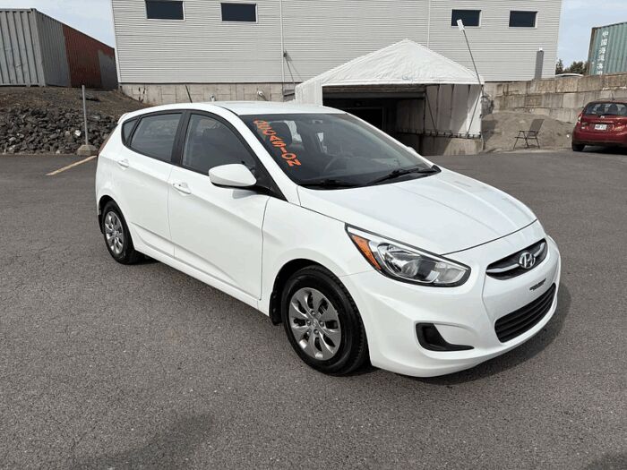 Hyundai Accent L HAYON TRÈS BAS KILOMÉTRAGE ÉCONOMIQUE – Image 4