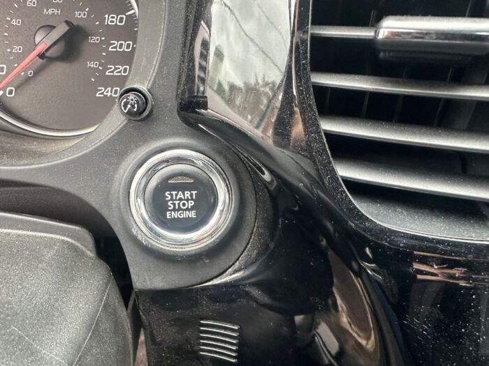 Mitsubishi Outlander SE V6 – Image 13
