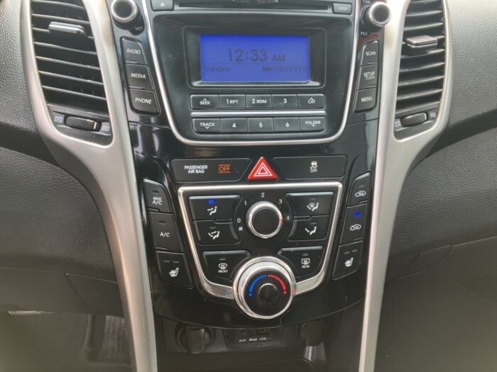 Hyundai Elantra GT GL – Image 15
