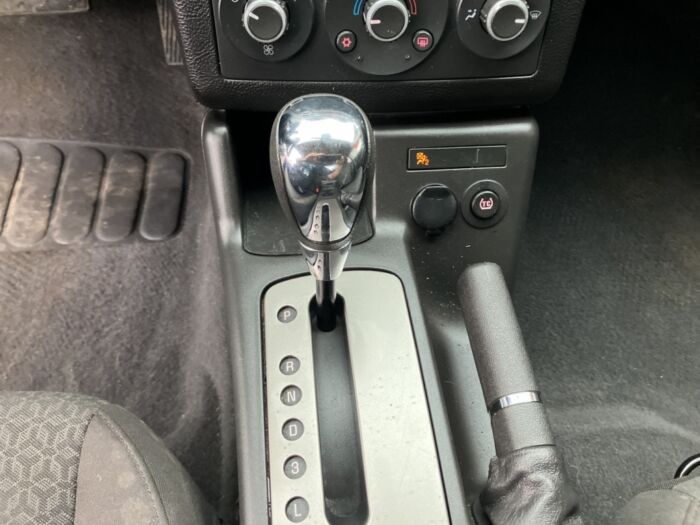 Pontiac G6 SE – Image 16