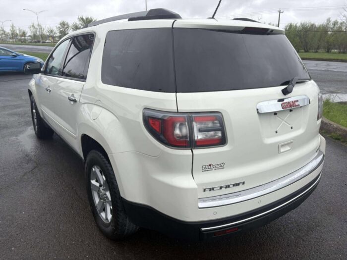 GMC Acadia SLE - Image 5