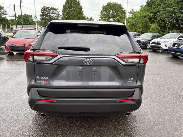 Toyota RAV4 LE AWD - Image 6