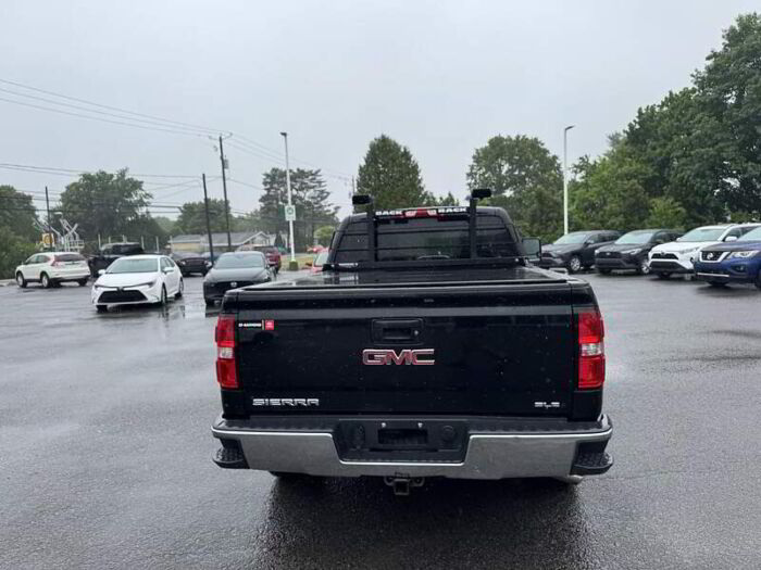 GMC Sierra 1500 SLE CREWCAB 4X4 - BAS MILLAGE - – Image 9