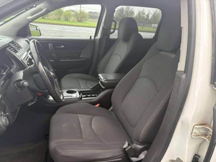 GMC Acadia SLE - Image 12