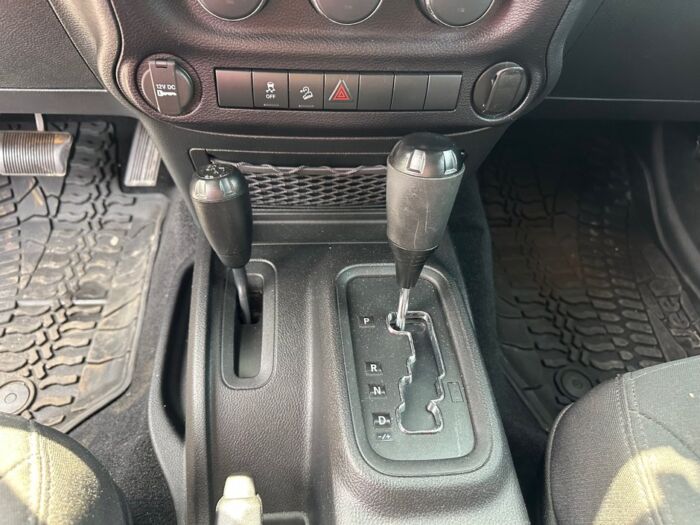 Jeep Wrangler Sport – Image 15