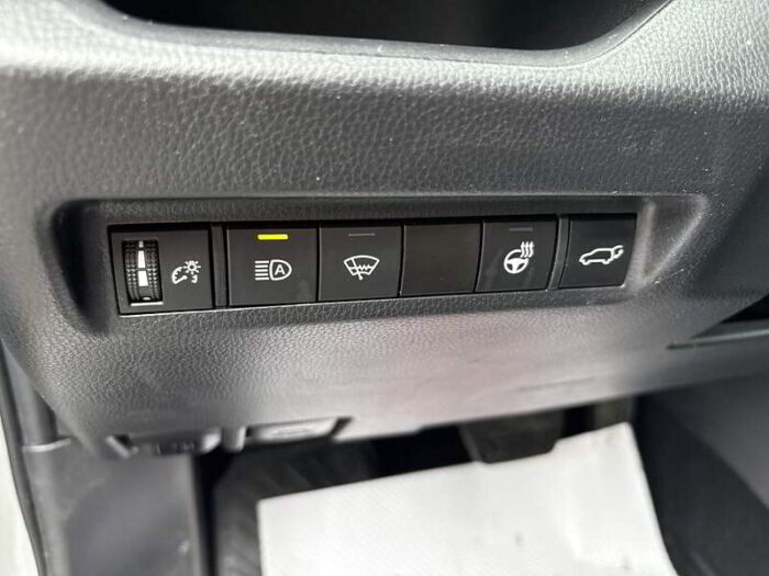 Toyota RAV4 XLE AWD – Image 11