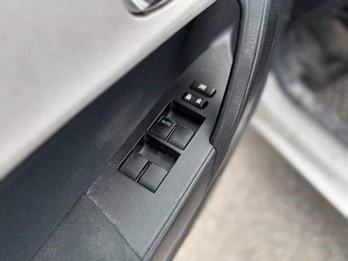 Toyota Corolla LE berline 4 portes CVT – Image 12
