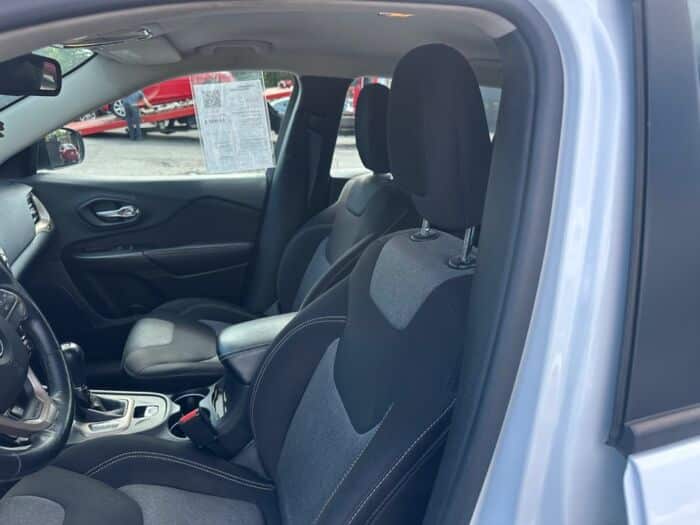 Jeep Cherokee SPORT – Image 7