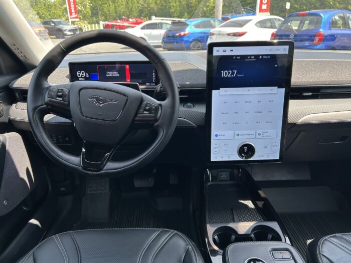 Ford MACH-E 4X Premium – Image 9