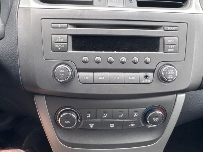 Nissan Sentra S – Image 18