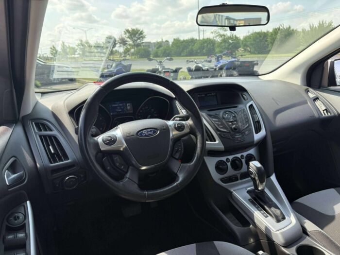 Ford Focus SE – Image 11