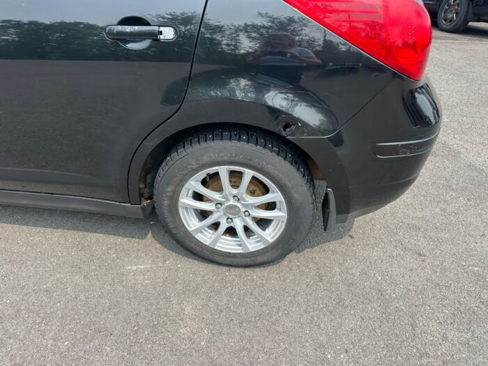 Nissan Versa 1.8 SL – Image 6