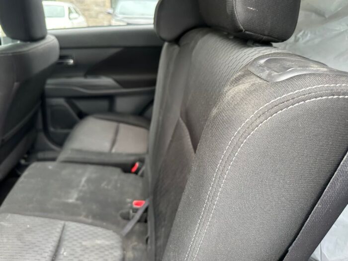 Mitsubishi Outlander SE V6 – Image 6