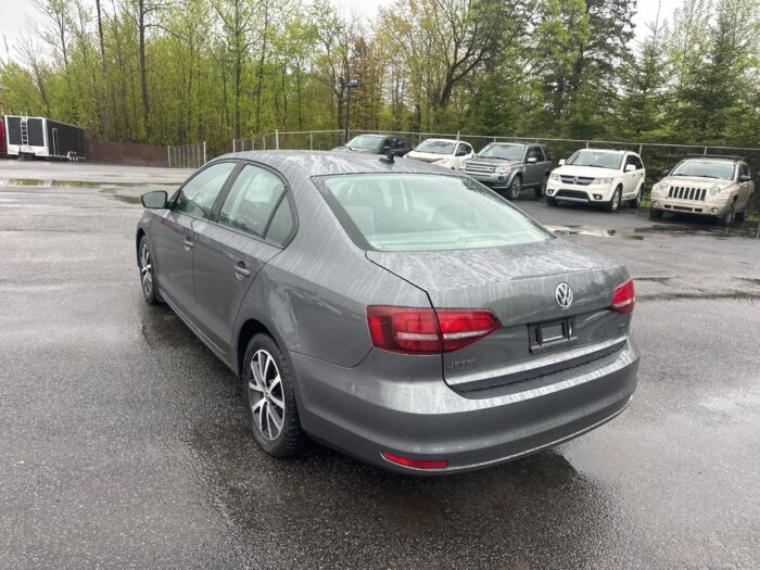 Volkswagen Jetta Sedan TRENDLINE PLUS – Image 5