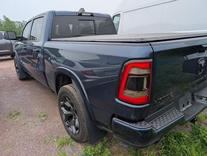 RAM 1500 Limited CREW CAB 4x4 BLUETOOTH TOIT CUIR GPS – Image 10