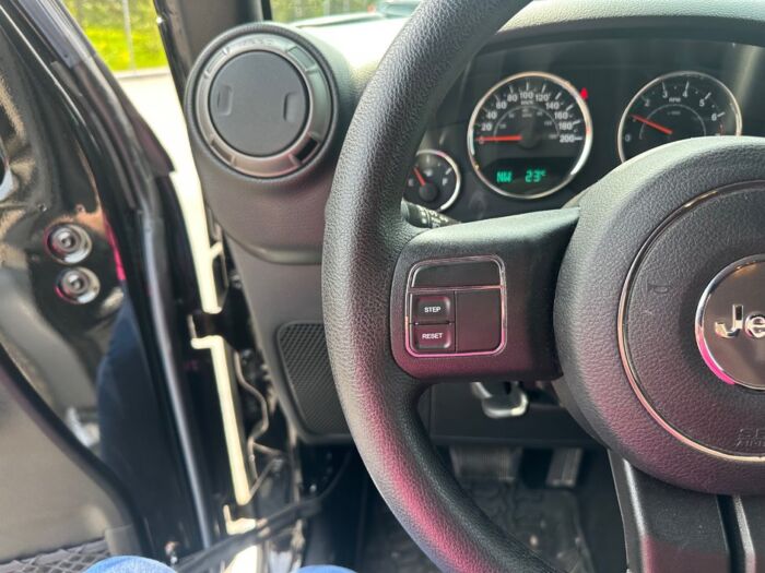 Jeep Wrangler Sport – Image 11