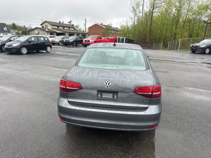 Volkswagen Jetta Sedan TRENDLINE PLUS – Image 4