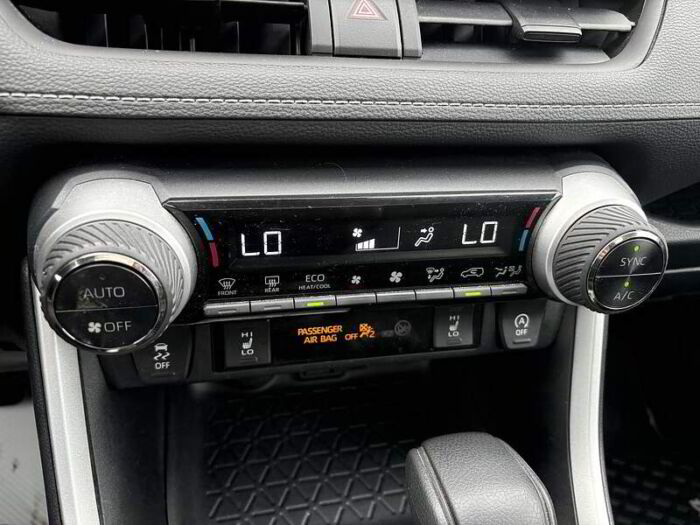 Toyota RAV4 XLE AWD - Image 14