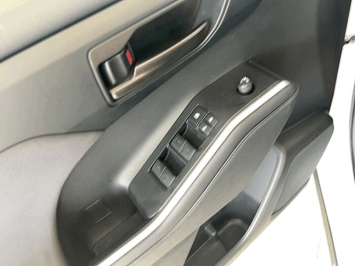 Toyota Highlander LE TI – Image 11