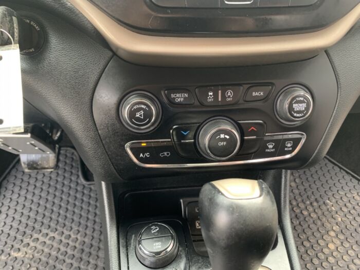 Jeep Cherokee North – Image 15