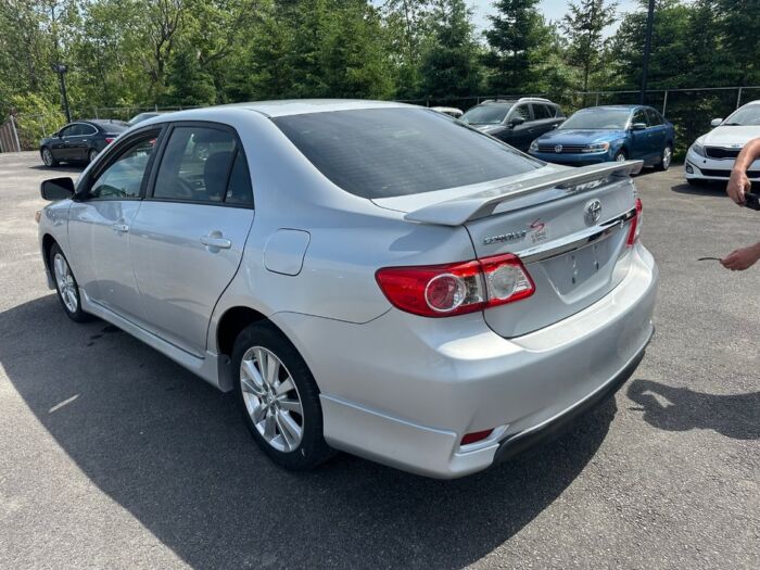 Toyota Corolla S – Image 5