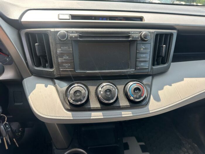 Toyota RAV4 LE - Image 11