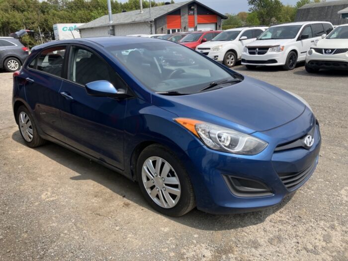 Hyundai Elantra GT GL – Image 5