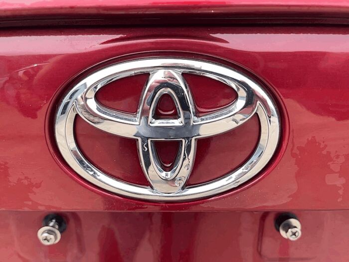 Toyota RAV4 XLE TI - Image 6