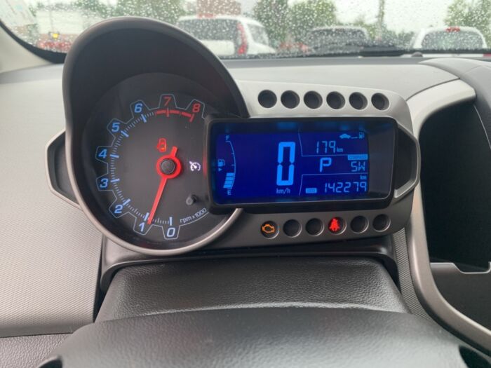 Chevrolet Sonic LT – Image 14