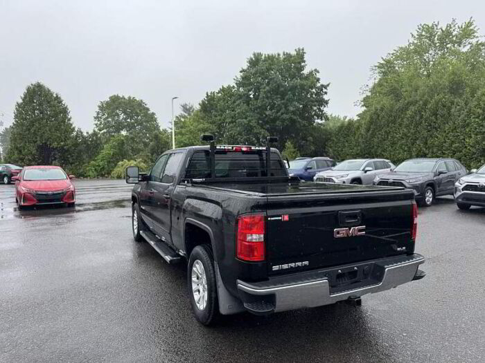 GMC Sierra 1500 SLE CREWCAB 4X4 - BAS MILLAGE - – Image 10