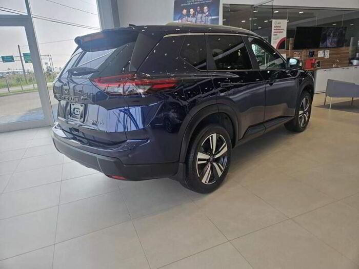 Nissan Rogue SV EN PRIVILEGE, CUIR, TOIT PANO, --DEMO-- – Image 5