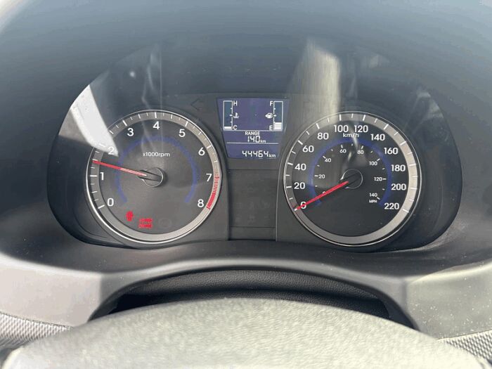 Hyundai Accent L HAYON TRÈS BAS KILOMÉTRAGE ÉCONOMIQUE – Image 15