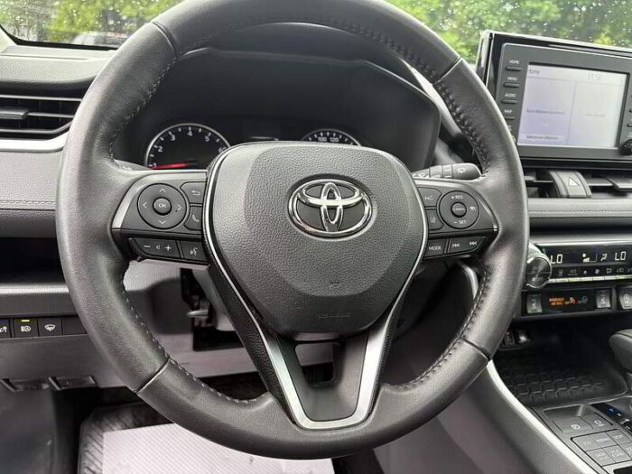 Toyota RAV4 XLE AWD – Image 13