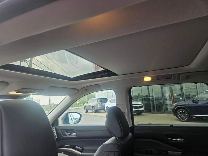 Nissan Pathfinder PLATINUM , SIEGES CAPITAINE, 6000LBS DE CHARGE – Image 12