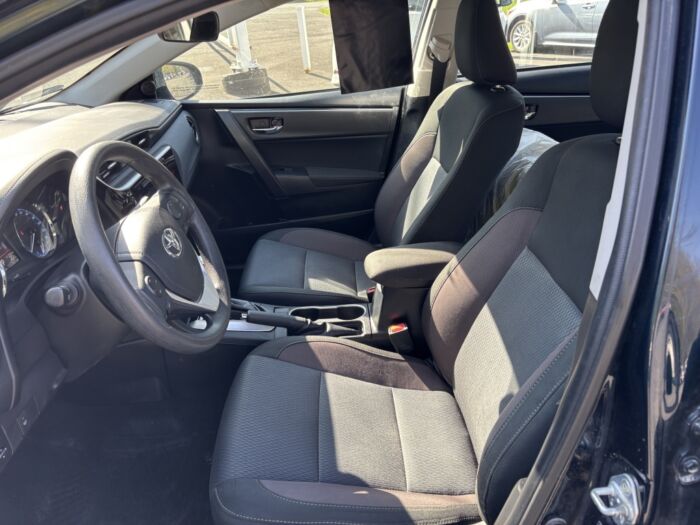 Toyota Corolla LE – Image 8
