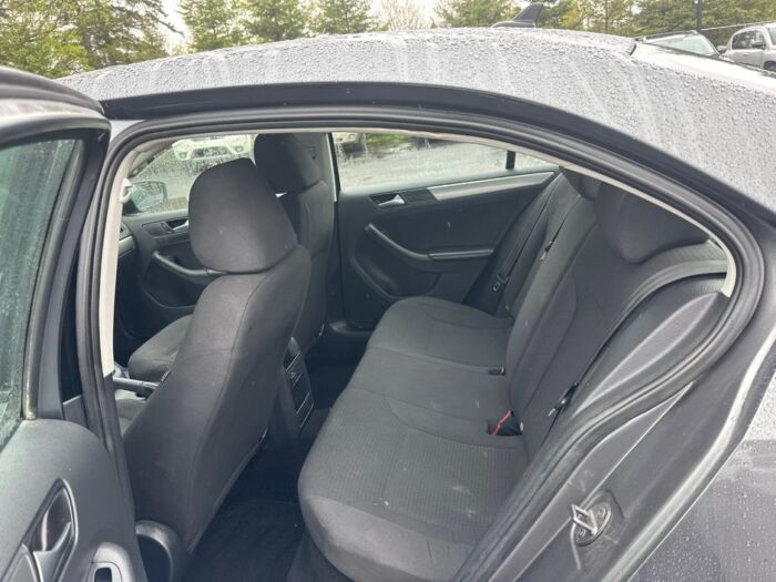 Volkswagen Jetta Sedan TRENDLINE PLUS – Image 6