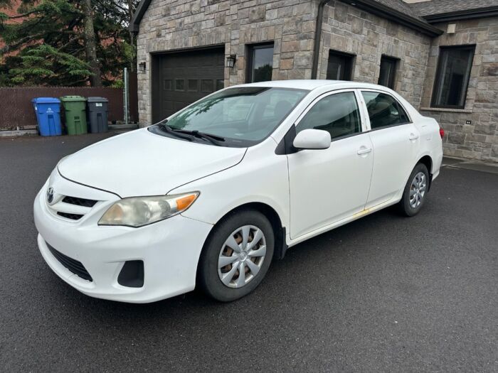 Toyota Corolla CE – Image 6