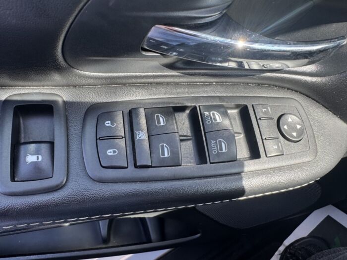 Dodge Grand Caravan SXT – Image 20