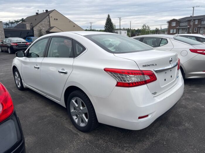 Nissan Sentra S – Image 9