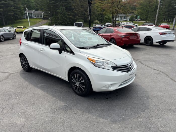 Nissan Versa - – Image 8