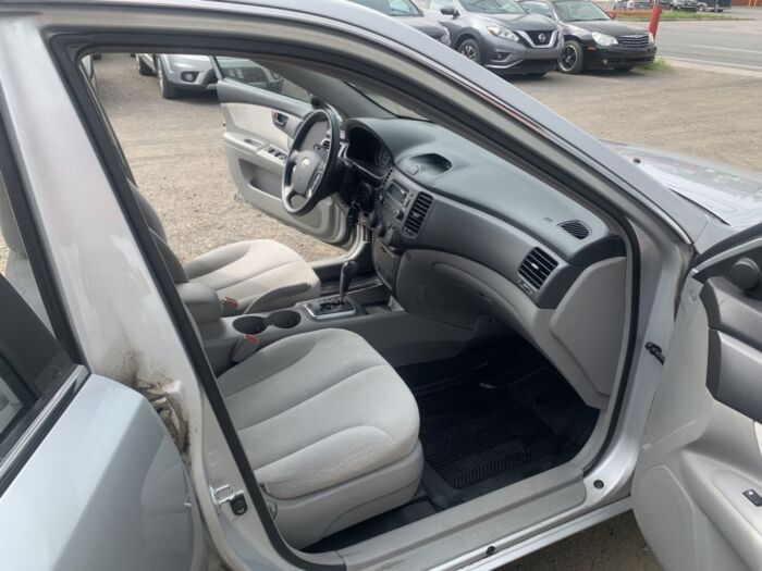 KIA Magentis LX – Image 10