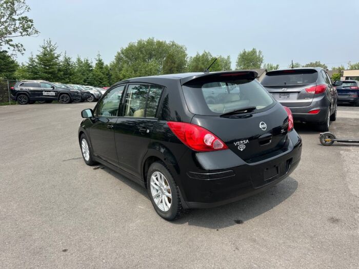 Nissan Versa 1.8 SL – Image 4