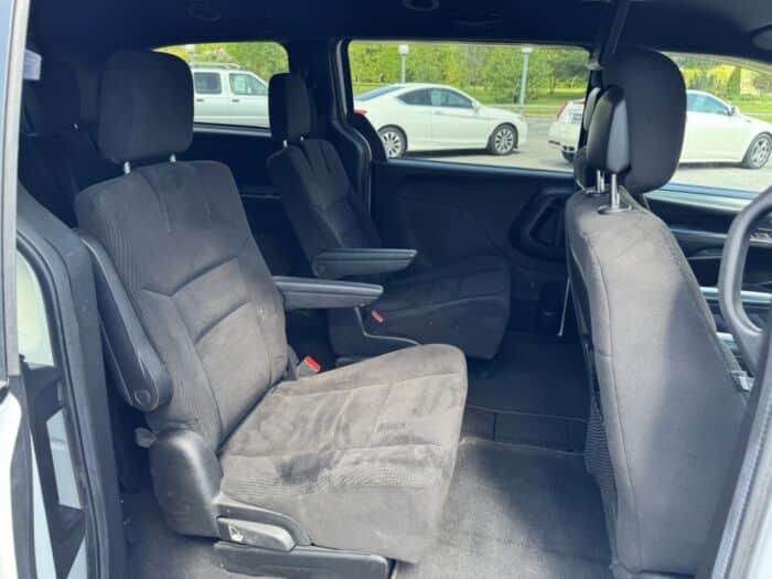 Dodge Grand Caravan SXT – Image 11