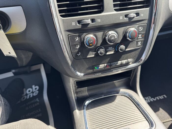 Dodge Grand Caravan SXT – Image 19