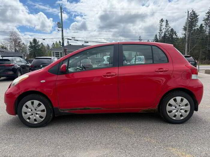 Toyota Yaris Hayon 5 portes, boîte automatique, LE – Image 3