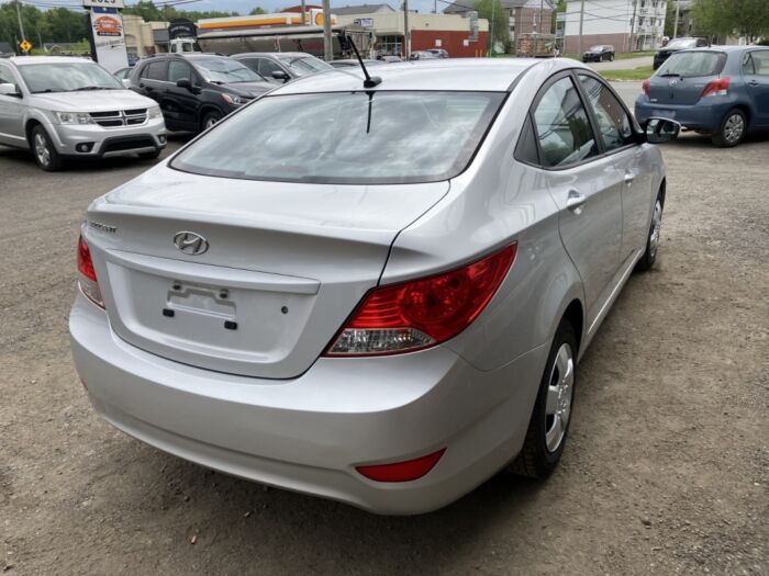 Hyundai Accent GL – Image 6